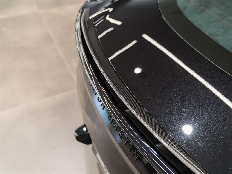 Aston Martin DBS 10