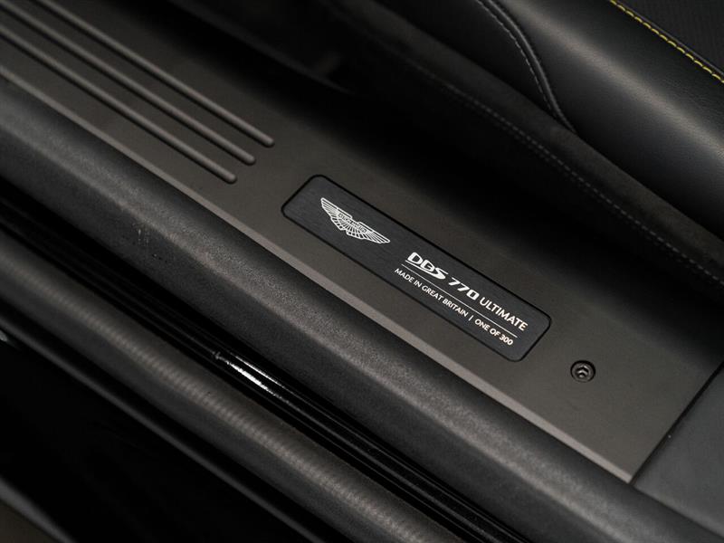 Aston Martin DBS 18