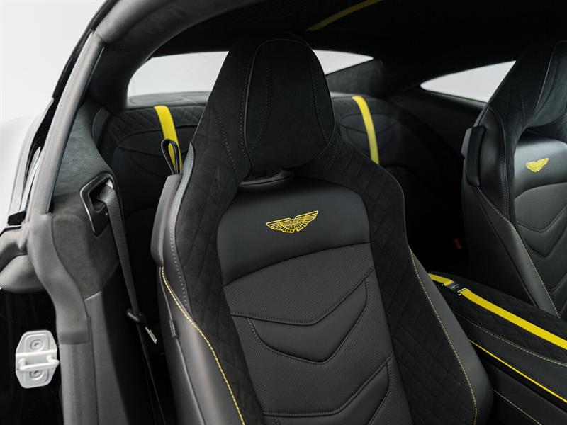 Aston Martin DBS 22