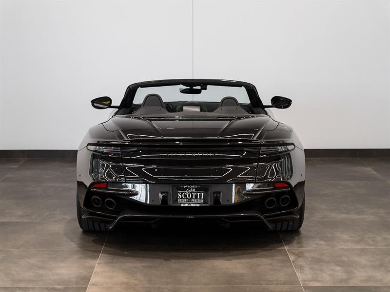 Aston Martin DBS 8