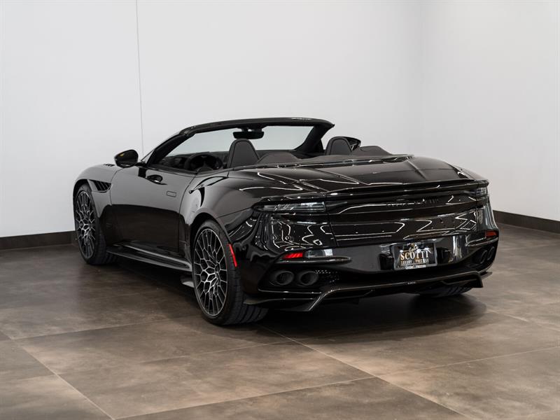 Aston Martin DBS 10