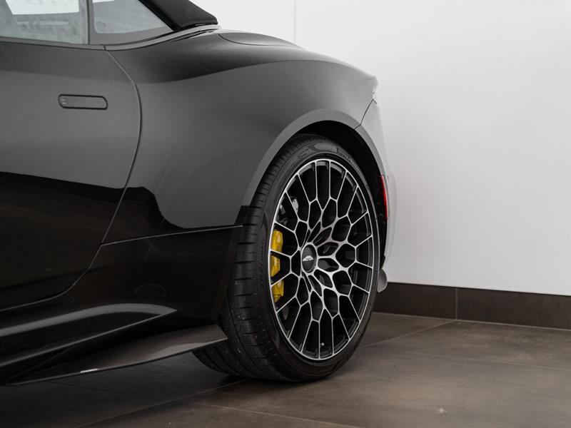 Aston Martin DBS 14