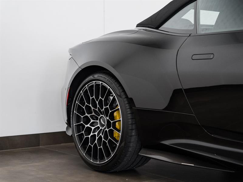 Aston Martin DBS 15