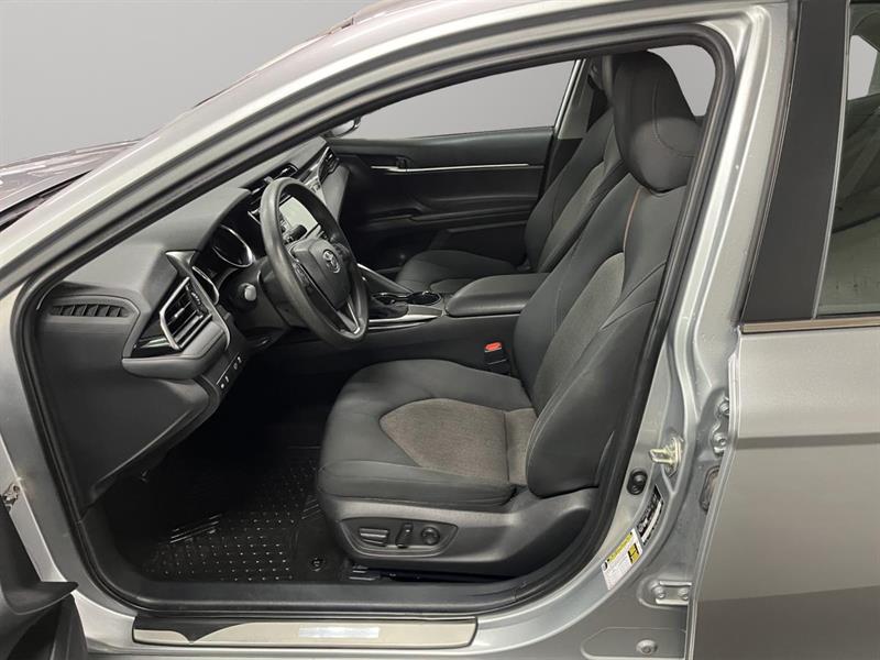 toyota Camry 2020 - 17