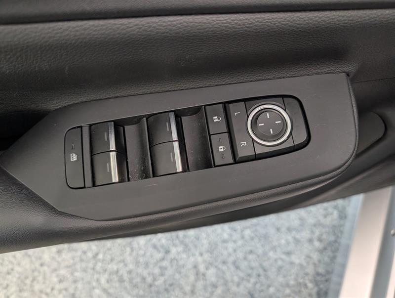 toyota Prius Prime 2023 - 14