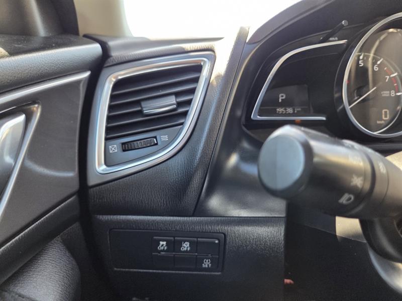 mazda Mazda3 Sport 2018 - 28