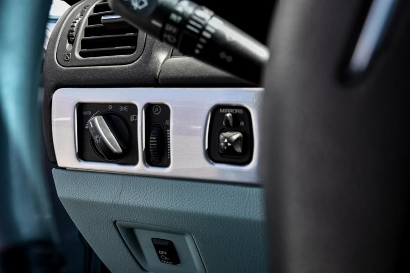 ford Thunderbird 2002 - 21