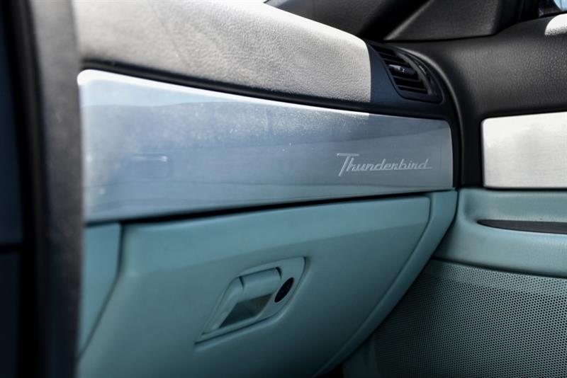 ford Thunderbird 2002 - 22