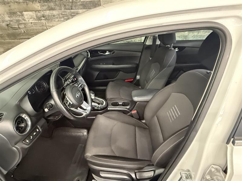 kia Forte 2021 - 3