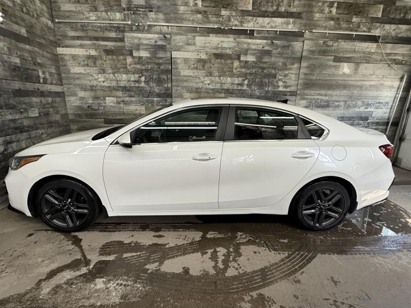 kia Forte 2021 - 16