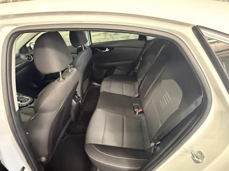 kia Forte 2021 - 19