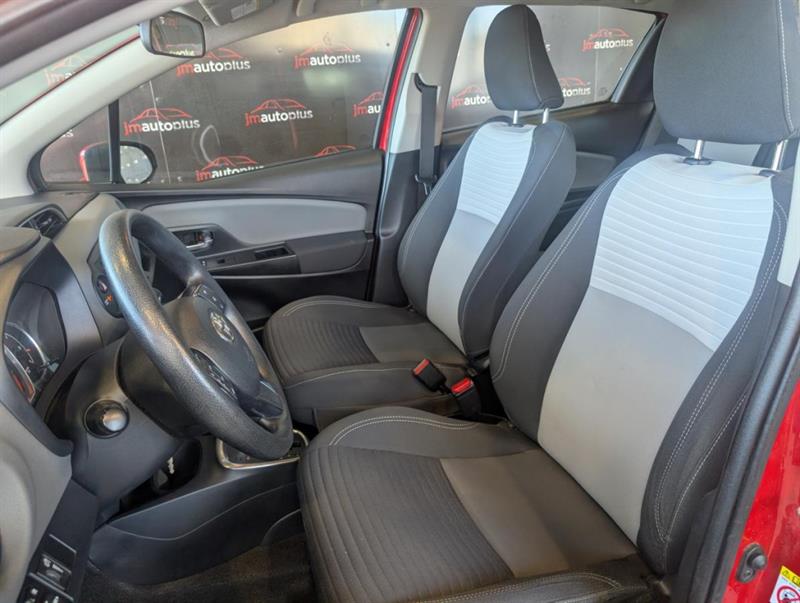 toyota Yaris Hatchback 2019 - 14
