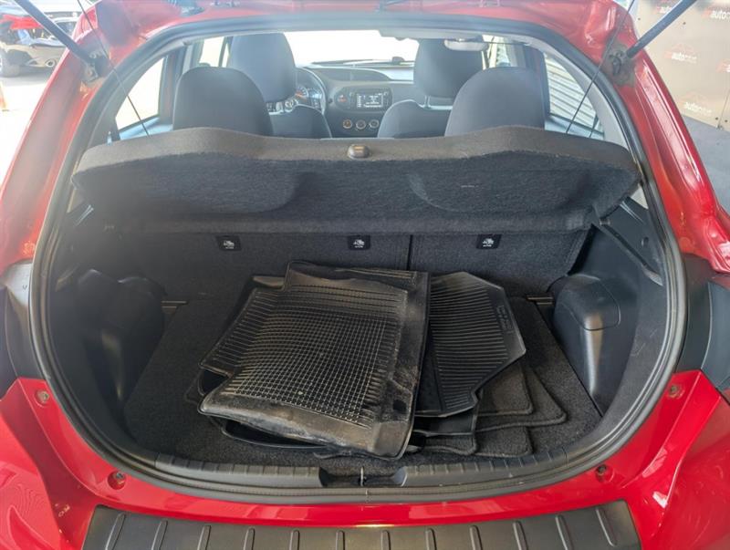 toyota Yaris Hatchback 2019 - 25