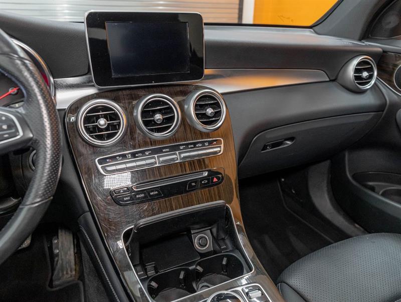 mercedes-benz GLC 2019 - 18