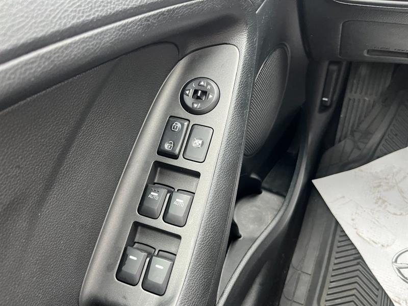 kia Forte 5-Door 2015 - 13