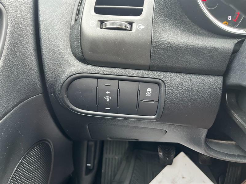 kia Forte 5-Door 2015 - 14