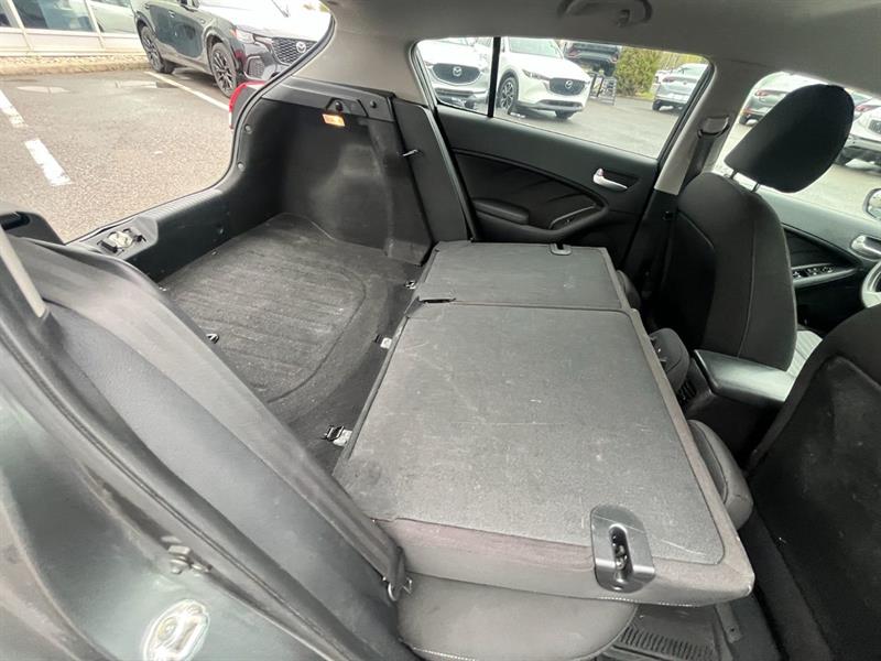 kia Forte 5-Door 2015 - 28