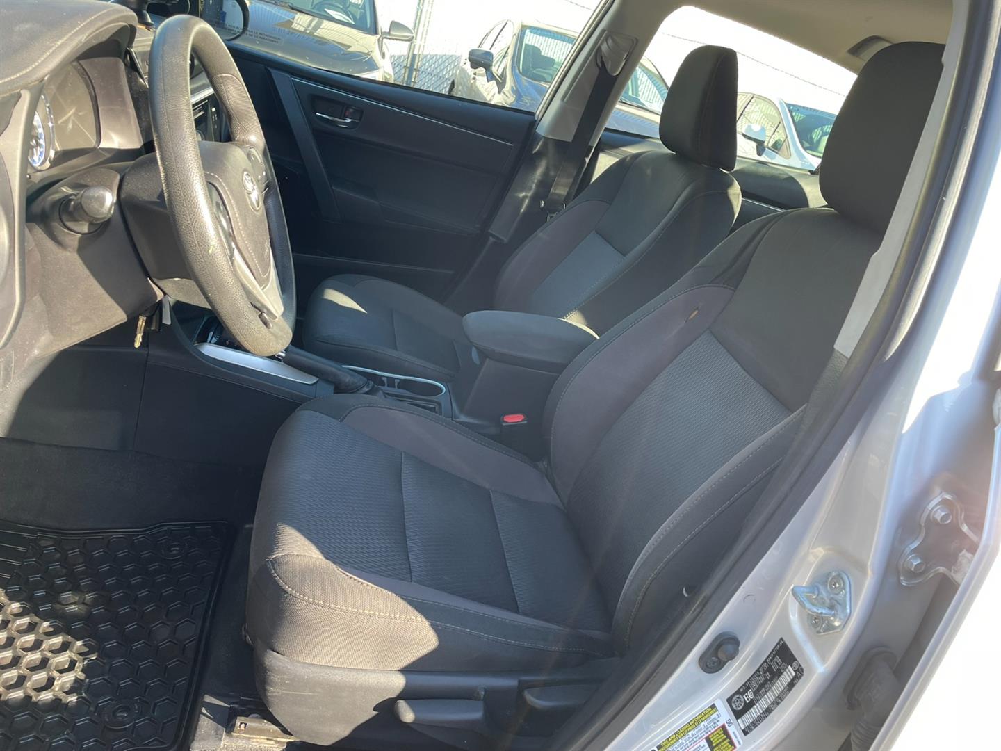 toyota Corolla 2017 - 10