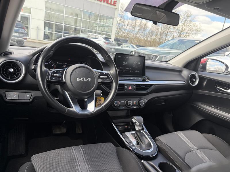 kia Forte 2024 - 10