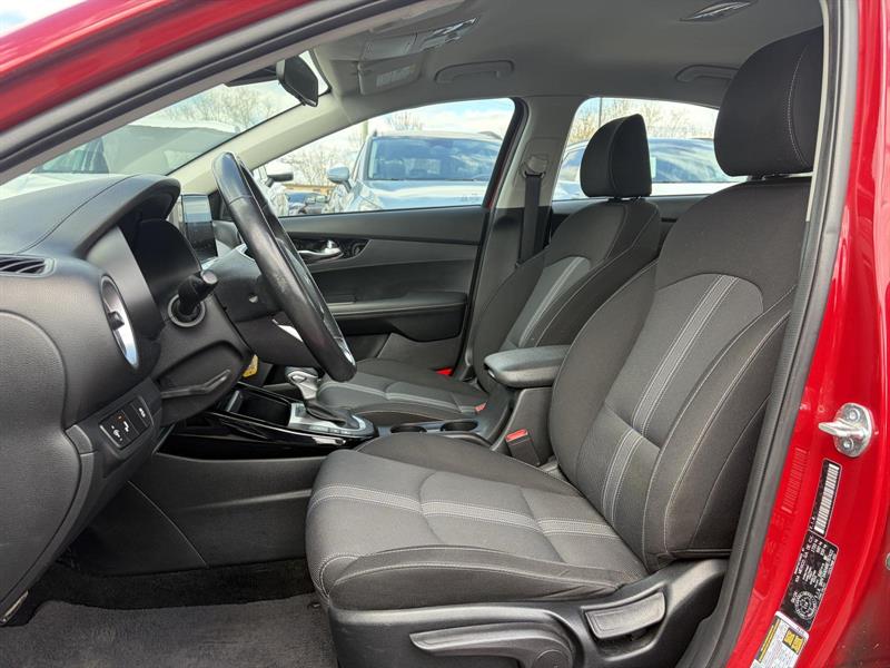 kia Forte 2024 - 11