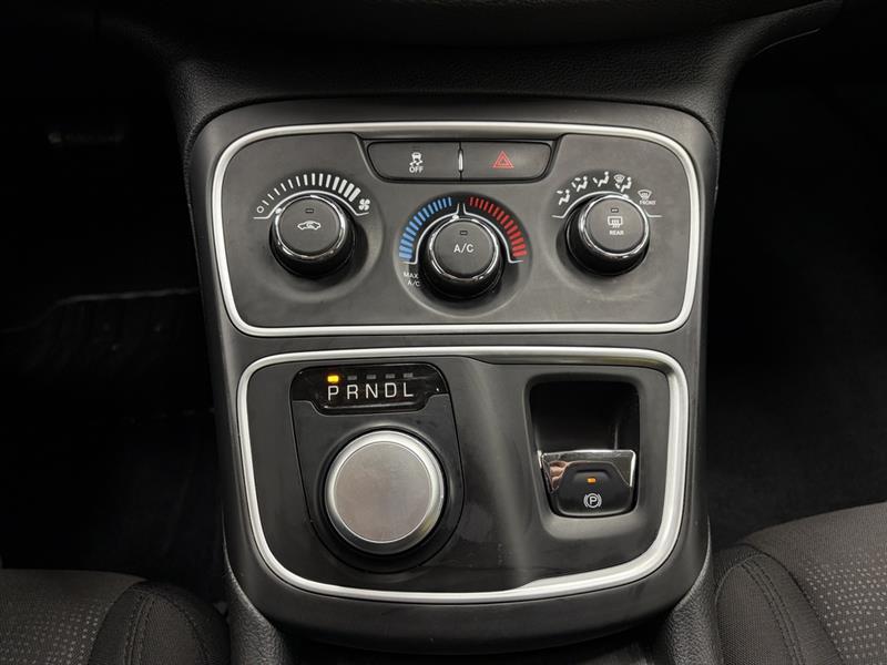 chrysler 200 2016 - 24