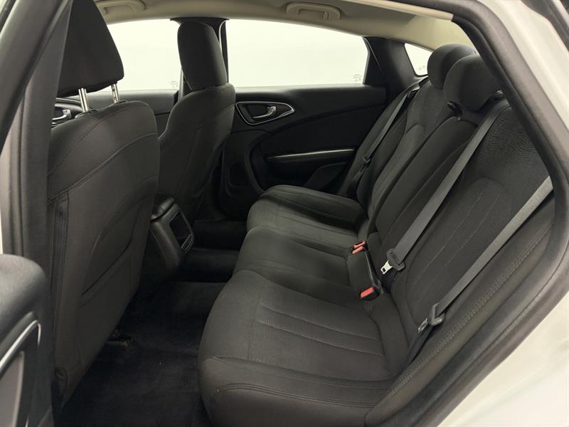 chrysler 200 2016 - 25