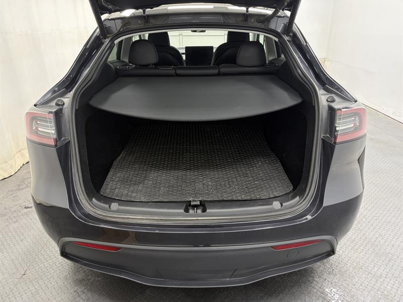 tesla Model Y 2024 - 8