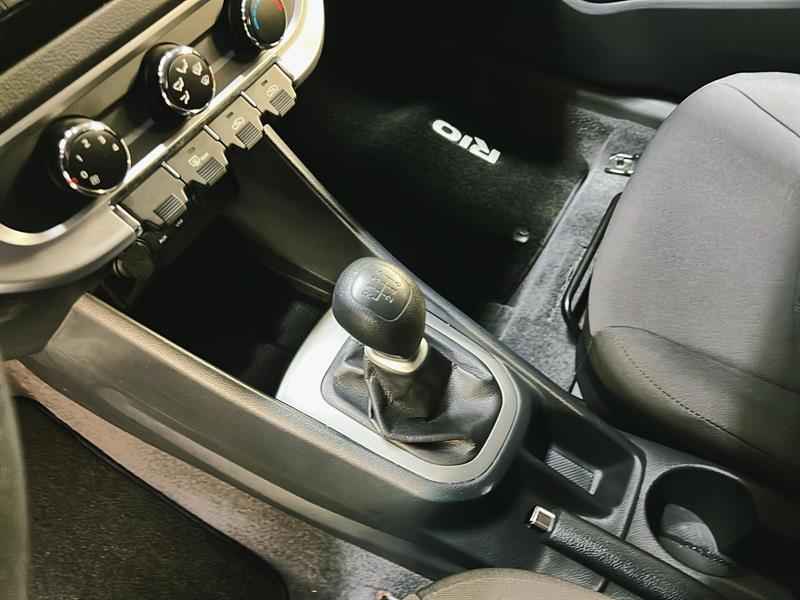kia Rio 2016 - 12