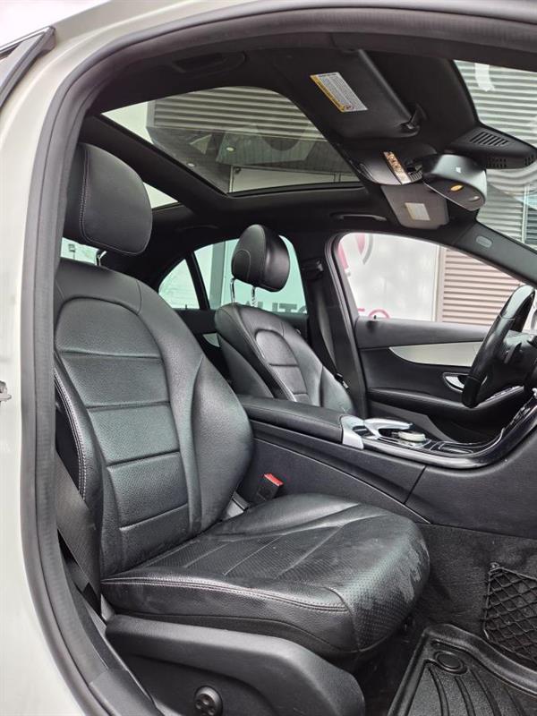 mercedes-benz C 300 2018 - 11