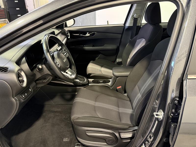 kia Forte 2022 - 14