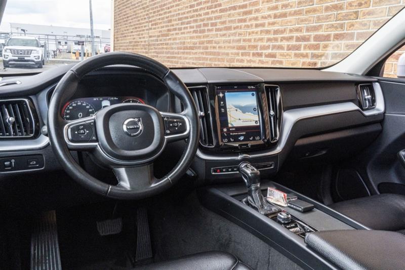 volvo XC60 2018 - 9
