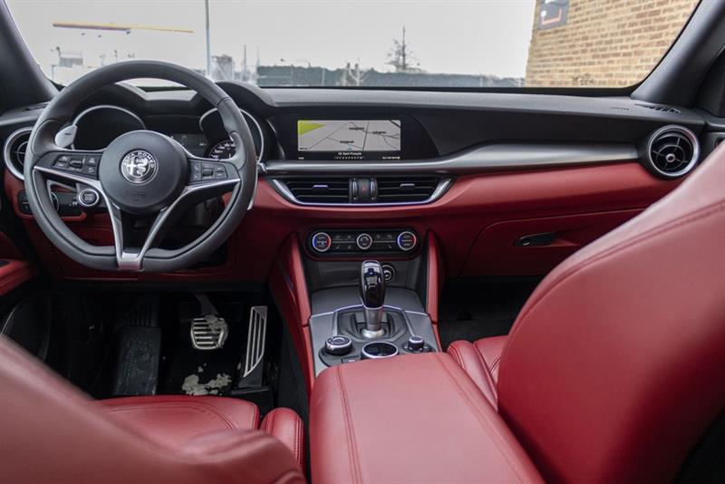 alfa romeo Stelvio 2018 - 9