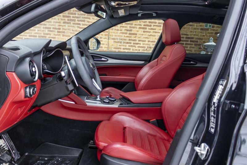 alfa romeo Stelvio 2018 - 10