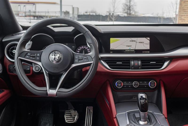 alfa romeo Stelvio 2018 - 17