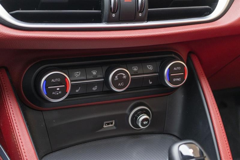 alfa romeo Stelvio 2018 - 23