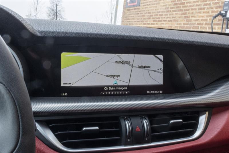 alfa romeo Stelvio 2018 - 25
