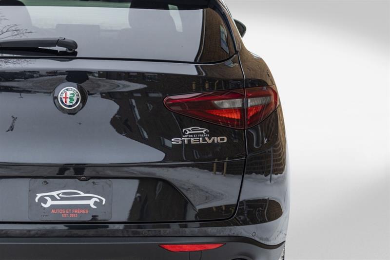 alfa romeo Stelvio 2018 - 32