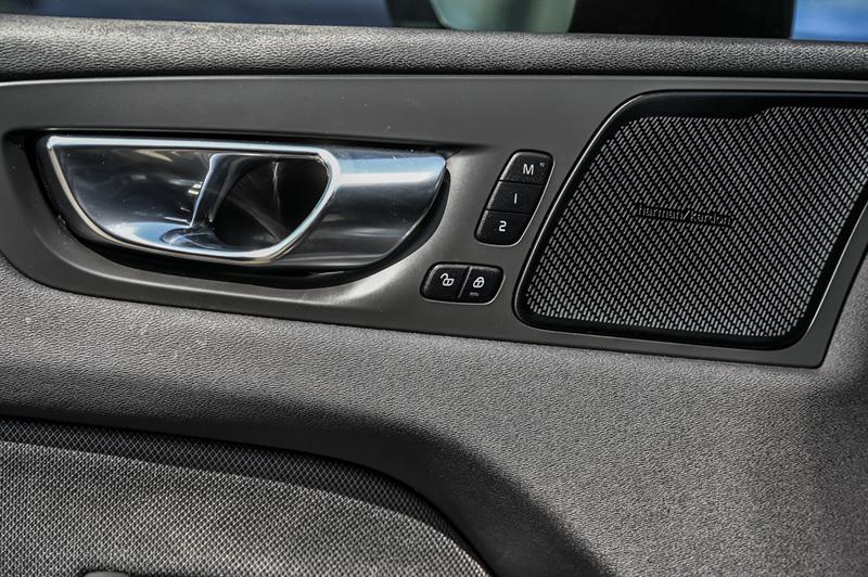 volvo XC60 2021 - 18