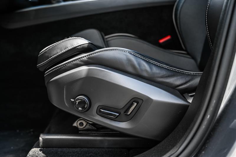 volvo XC60 2021 - 19