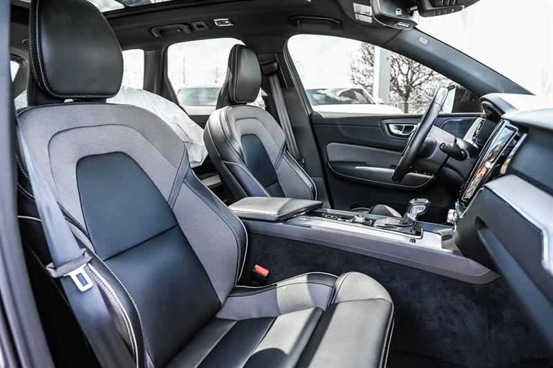 volvo XC60 2021 - 32