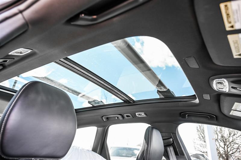 volvo XC60 2021 - 33