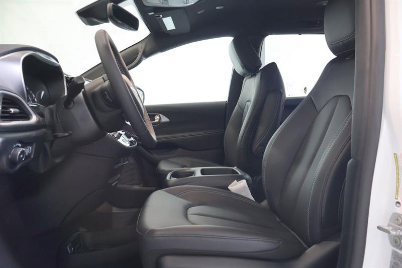 chrysler Pacifica 2026 - 10