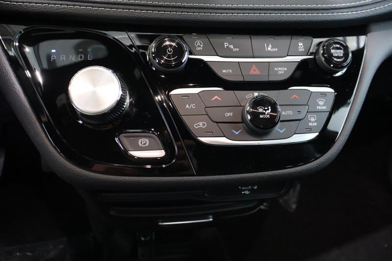 chrysler Pacifica 2026 - 17