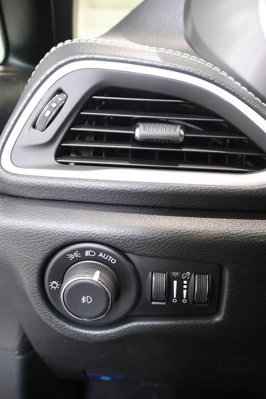 chrysler Pacifica 2026 - 19