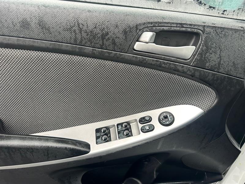 hyundai Accent 2013 - 12
