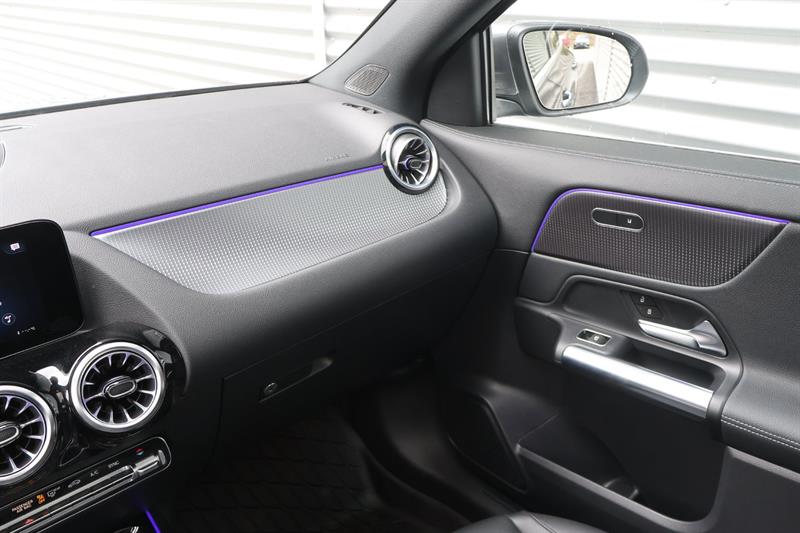 mercedes-benz GLA 2023 - 16