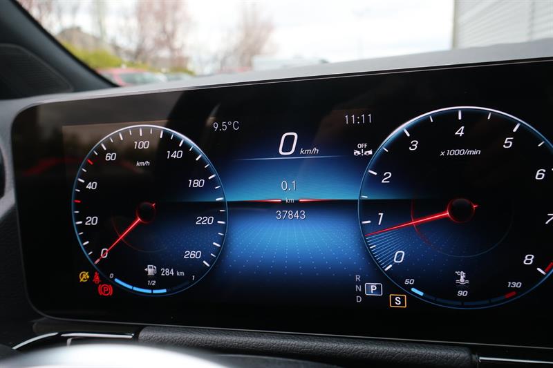 mercedes-benz GLA 2023 - 26