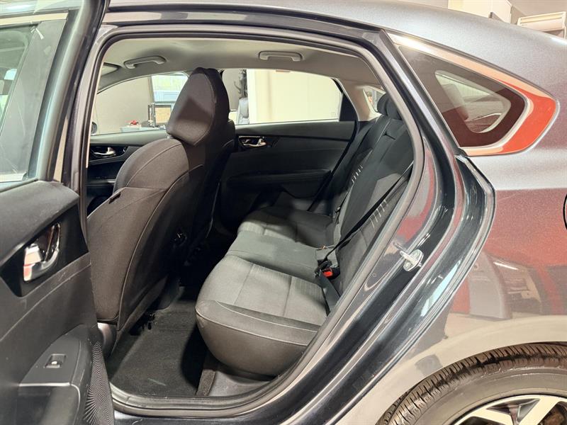kia Forte 2020 - 12