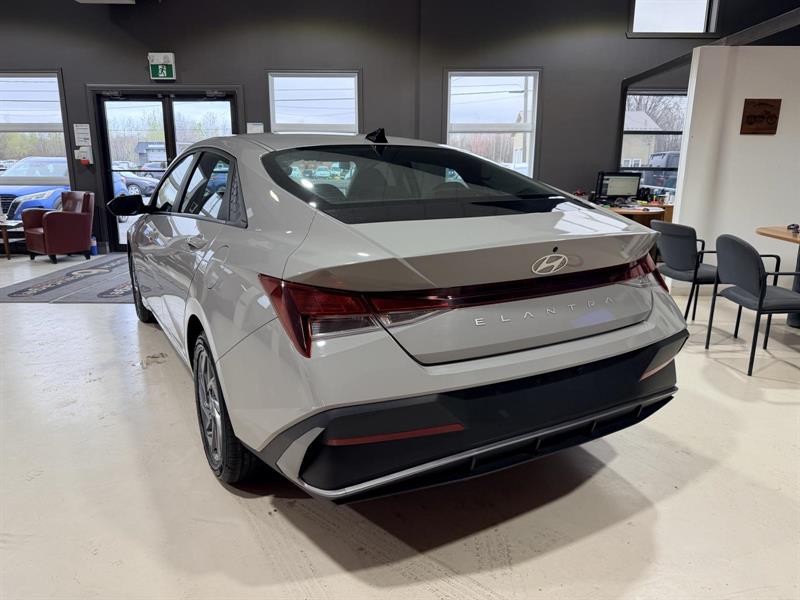 hyundai Elantra 2024 - 4