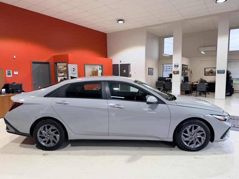 hyundai Elantra 2024 - 8